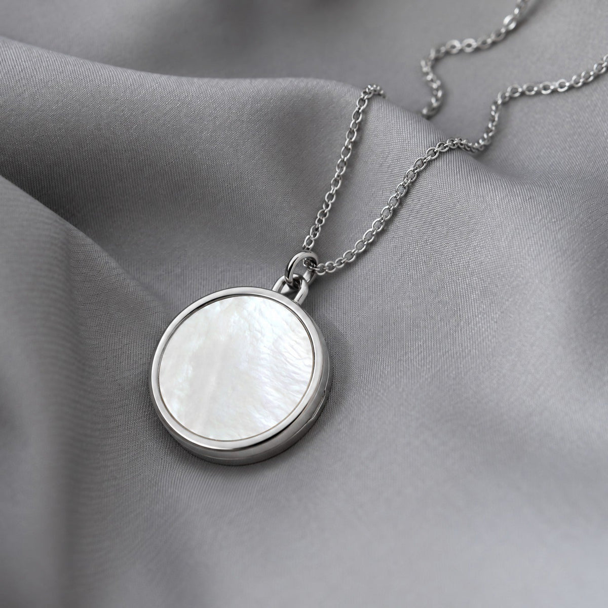 AURA LOCKET - MILA CANTES